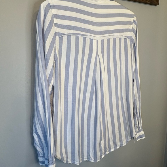 Beach lunch lounge Blue and White Striped Button Down Shirt size Small - Picture 9 of 11